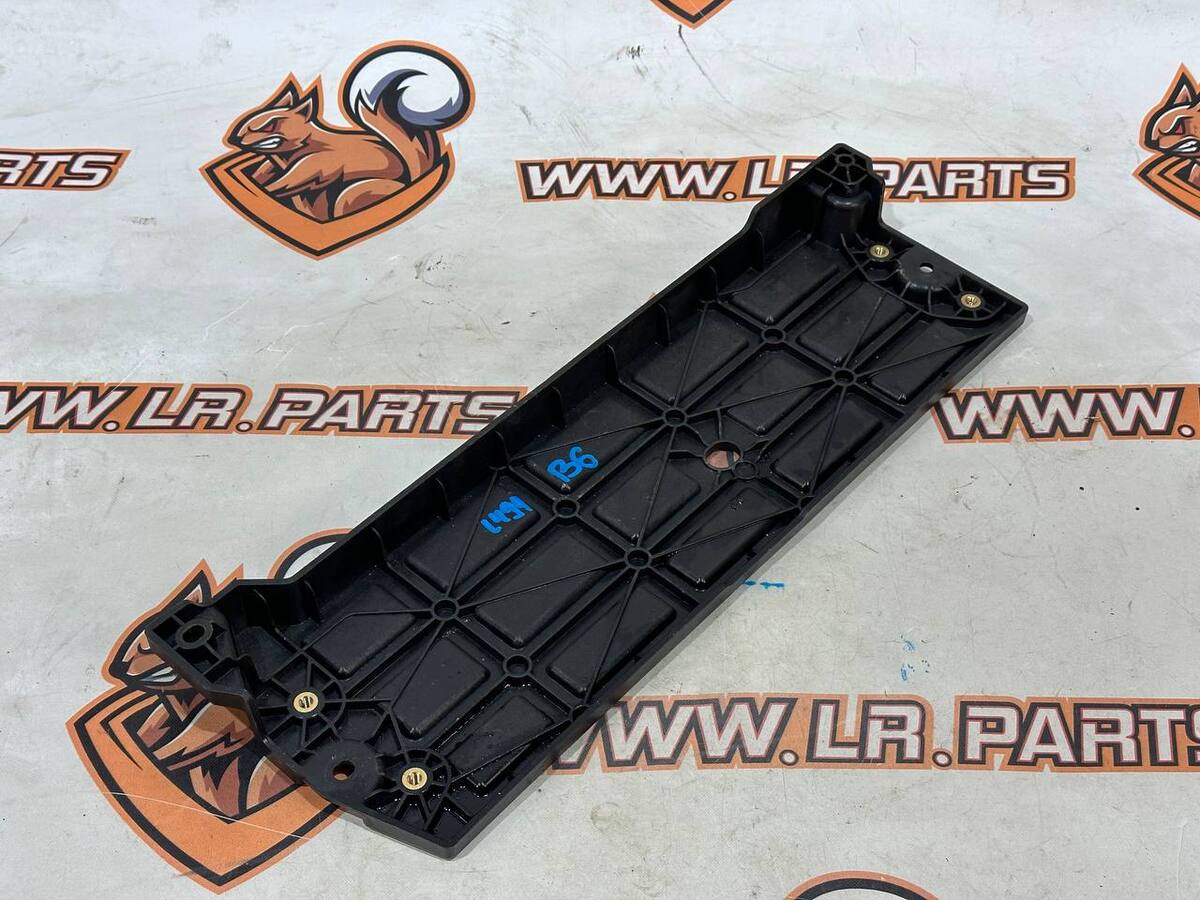 LR116716 Wspornik sprężarki zawieszenia pneumatycznego RANGE ROVER SPORT (L494) 2013-używany